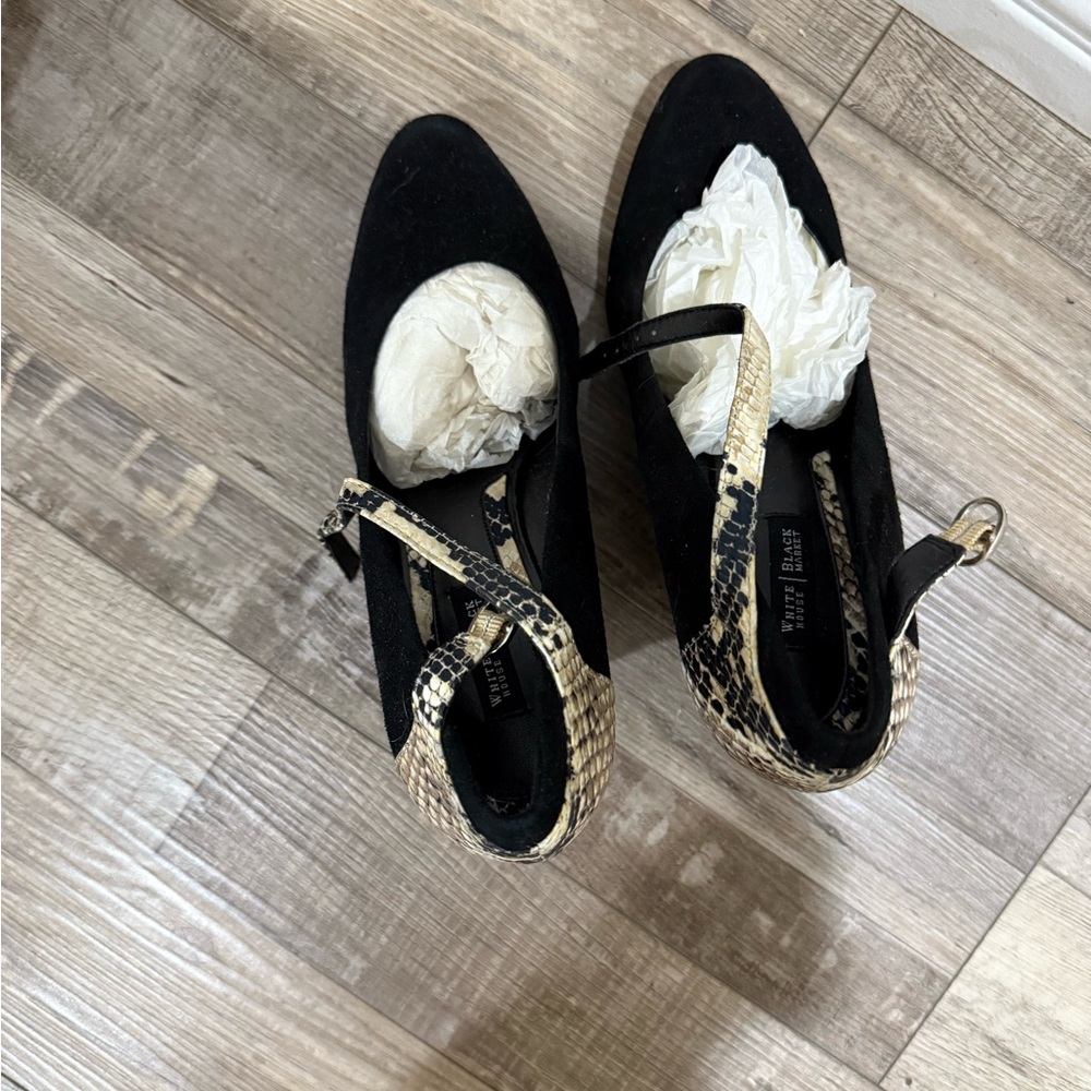 White House Black Market Black and Tan Flats & Loafers